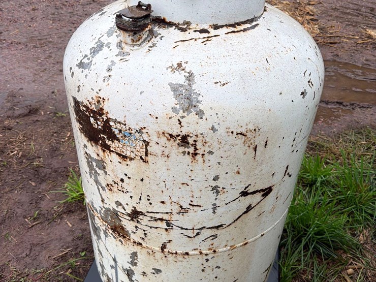 120-gallon-propane-tank-image-4