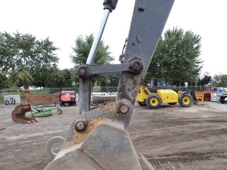 2012-deere-350g-lc-image-25