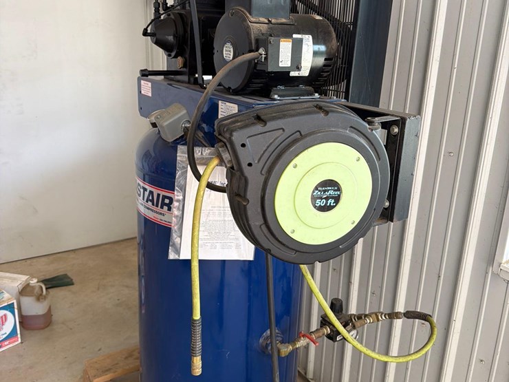 cast-air-80-gallon-commercial-air-compressor-image-7