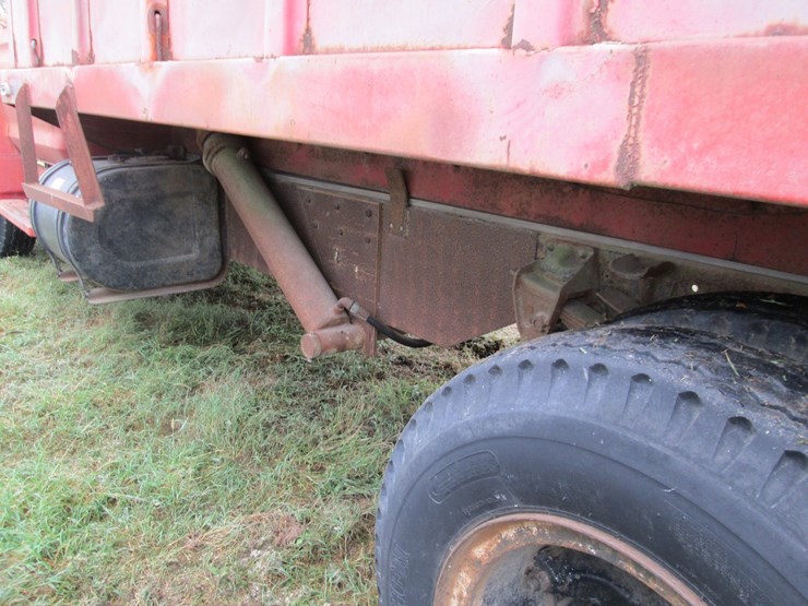 1974-ford-f750-image-8