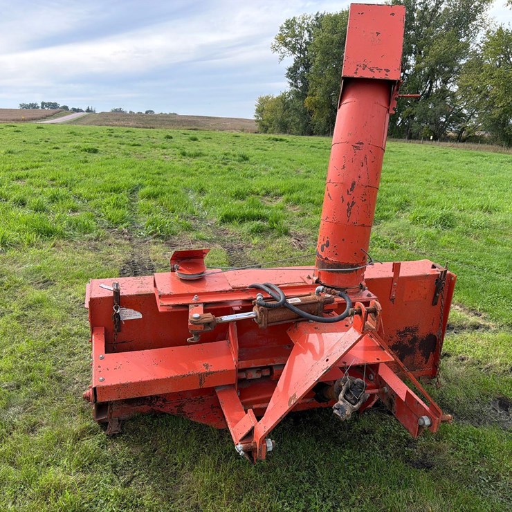 New Idea 517 Snowblower