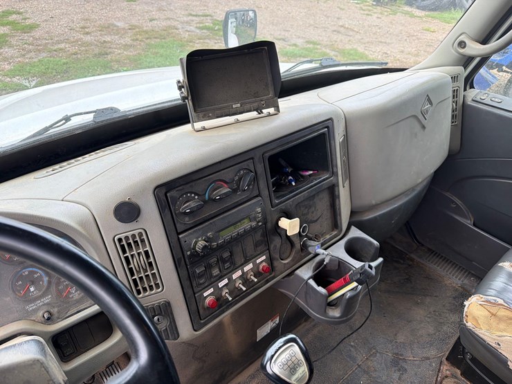 2009-international-durastar-4300-image-57
