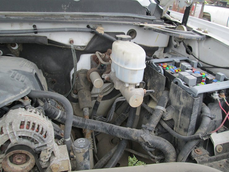 2011-chevrolet-2500hd-image-22