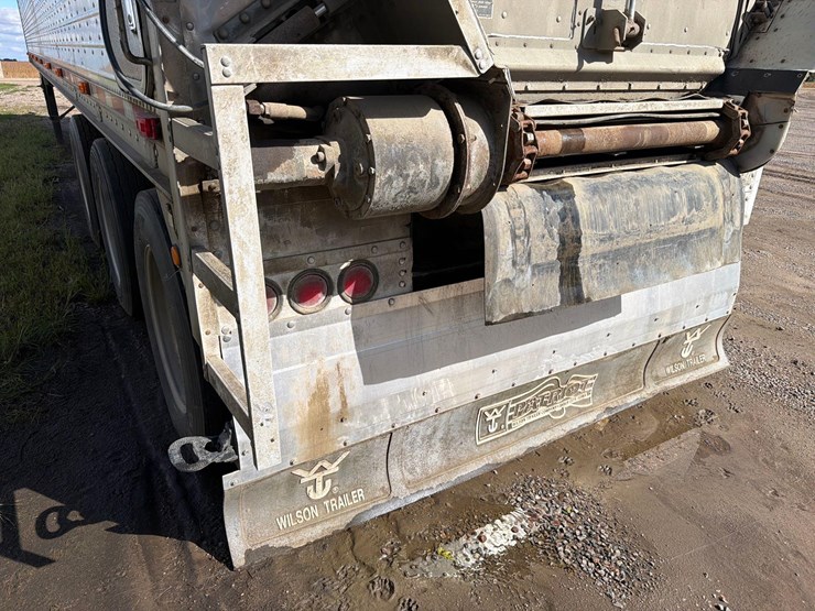 2011-wilson-46ft-fixed-tri-axle-live-bottom-semi-belt-trailer--1-owner--very-clean-trailer-image-29