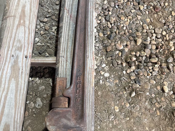36”-rigid-pipe-wrench-image-4
