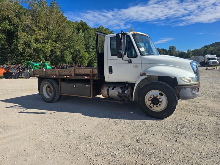 2006-international-durastar-4300-image-13