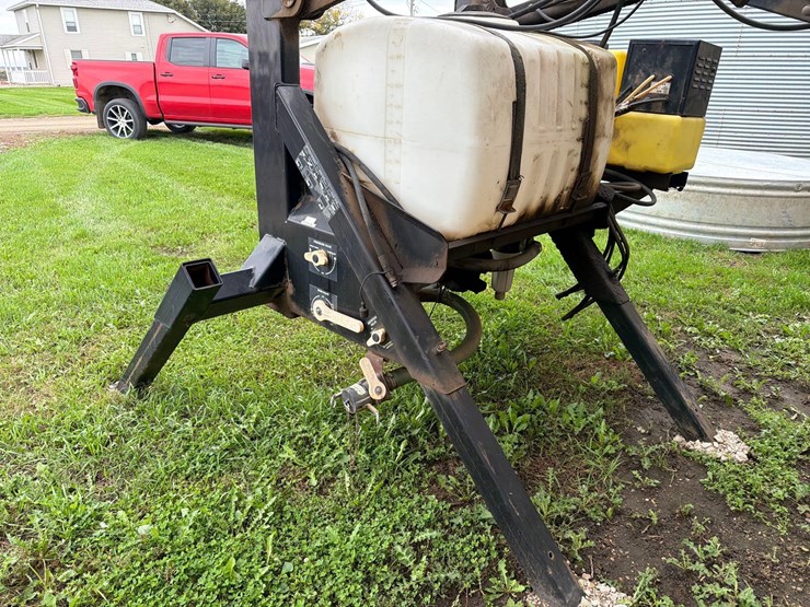 demco-3pt-boom-sprayer-image-17