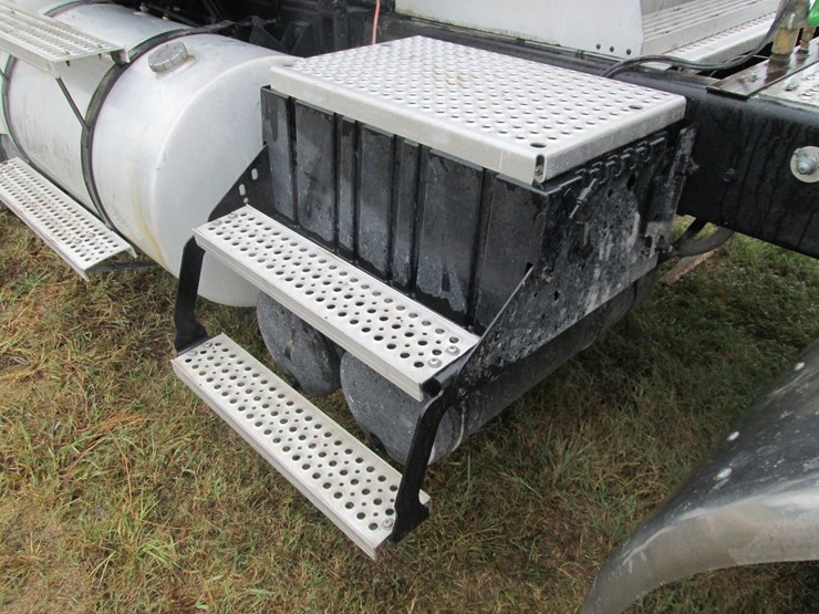 2011-international-prostar-image-11