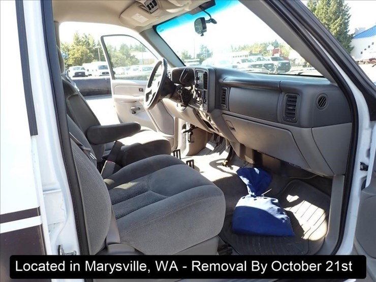 2005-chevrolet-tahoe-image-5