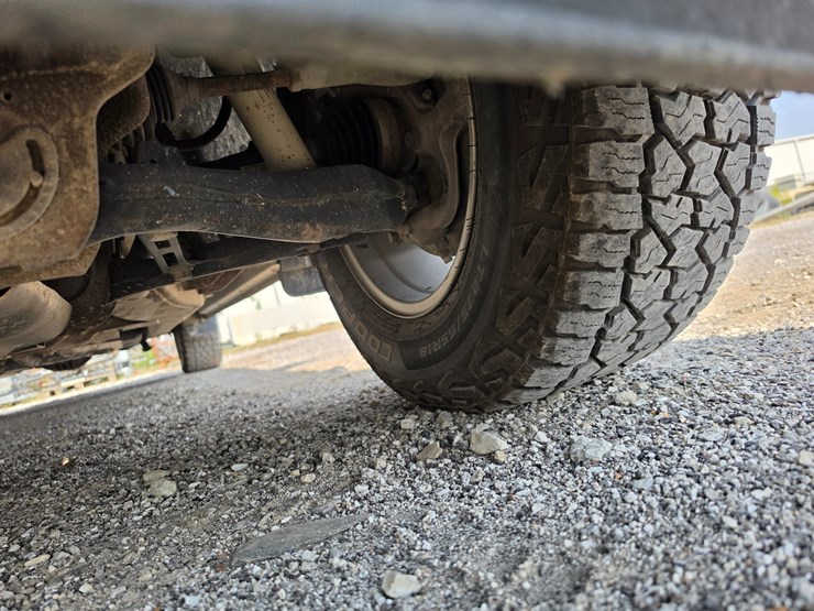 #25311-•-2019-chevrolet-silverado-pickup-truck-image-29