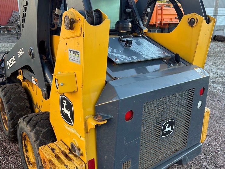 deere-318g-image-5