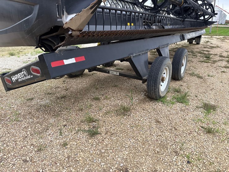 harvest-international-challenger-3840-35ft-header-cart-image-26