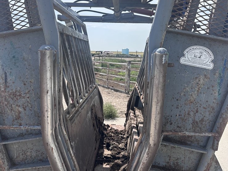bowman-model-3000-hydraulic-chute-image-12