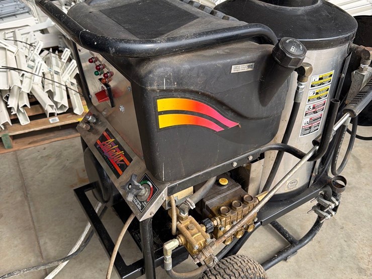 aaladin-3000-psi-hot-water-power-washer—1-owner-image-3