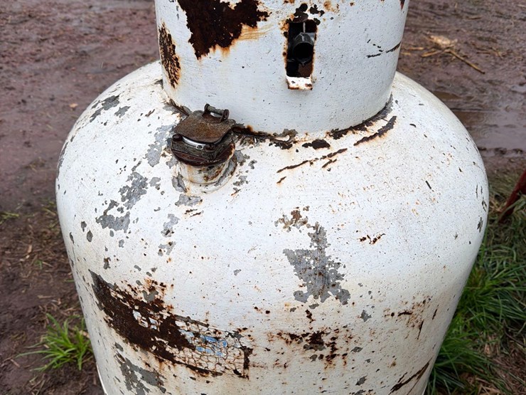 120-gallon-propane-tank-image-5