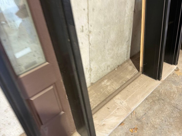 door-frame-with--two-side-lights-image-4