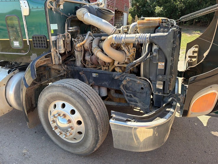 2011-peterbilt-386-image-10