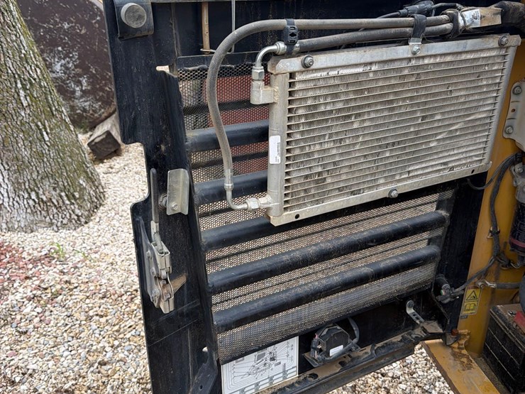 2015-caterpillar-289d-image-28