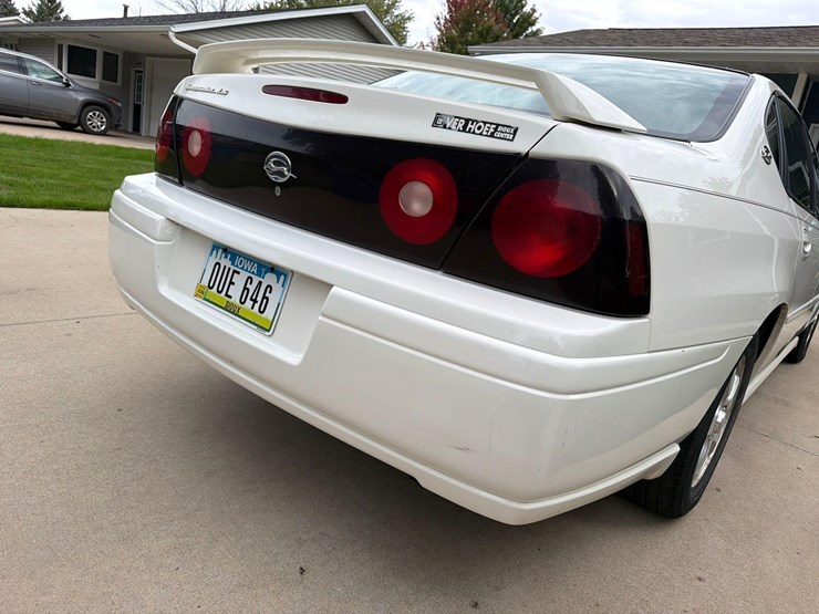 2004-chevrolet-impala-ls-car-image-21