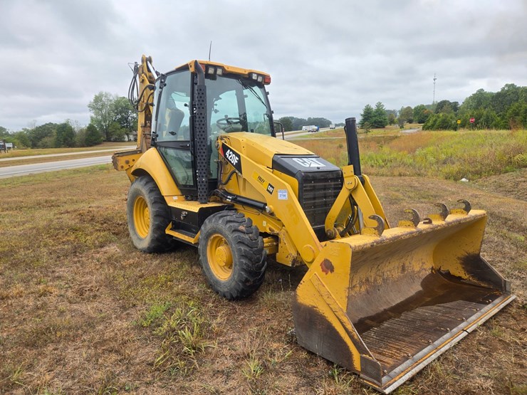 caterpillar-420f-image-22
