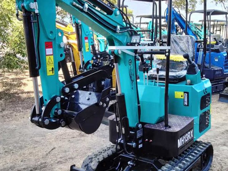 #24-•-cfg-mini-excavator---mh13rx-image-1