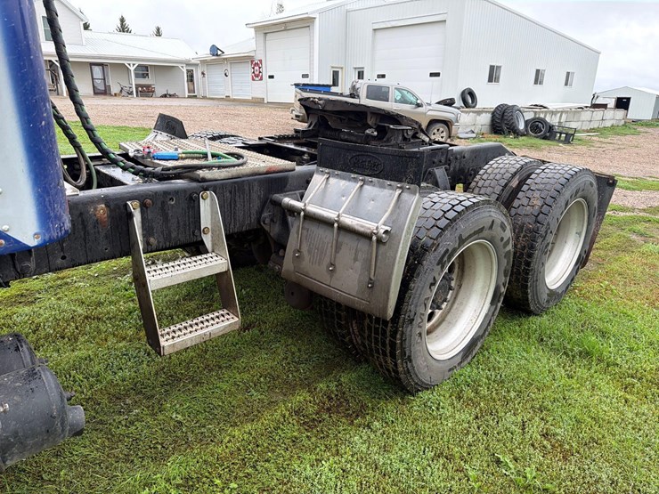 2007-peterbilt-386-image-12