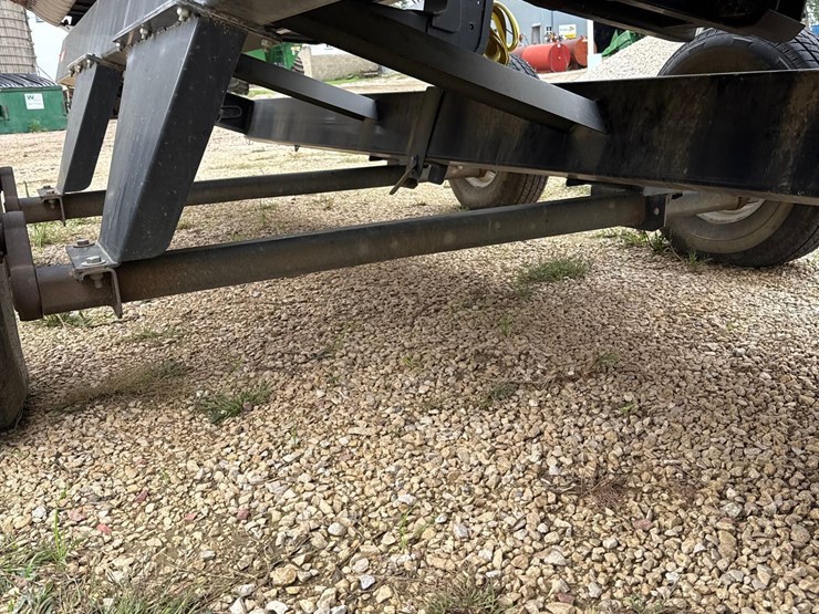 harvest-international-challenger-3840-35ft-header-cart-image-10