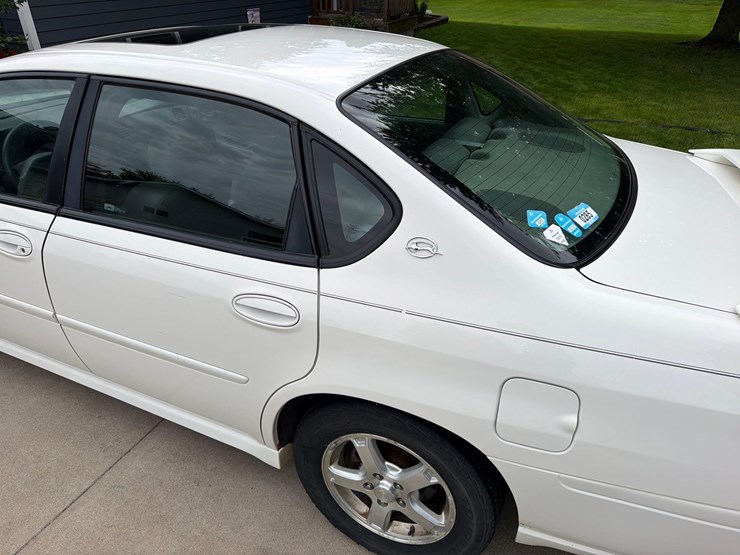 2004-chevrolet-impala-ls-car-image-8