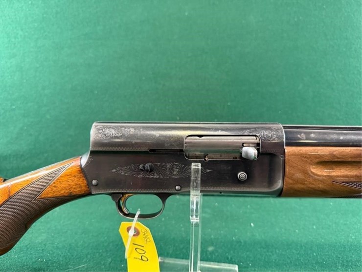 browning-light-twelve-12ga-shotgun-image-5