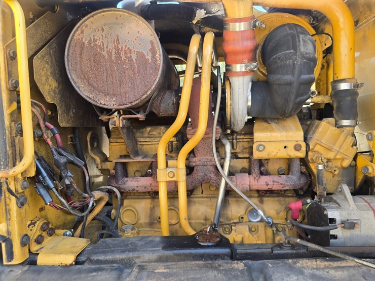 2005-caterpillar-12h-image-57