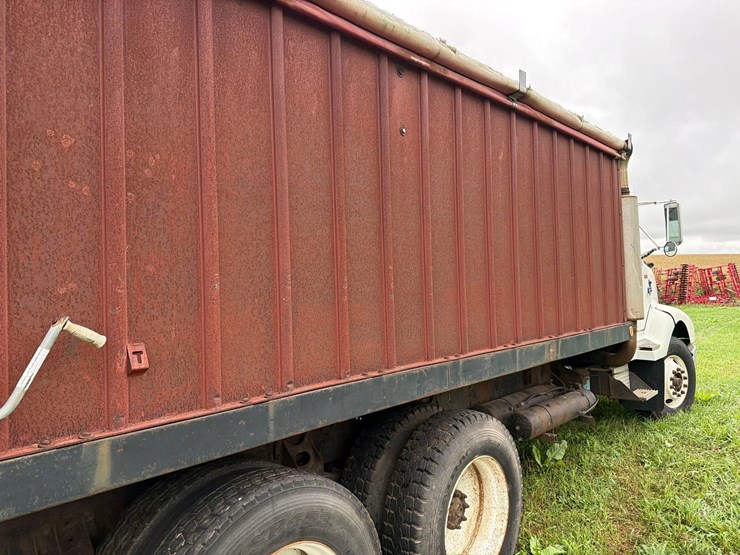 international-8300-6x4-semi-grain-truck-image-60