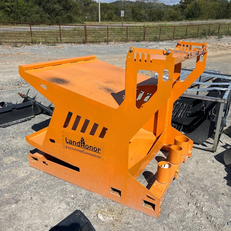 #69 • SKID STEER ATTACHMENT / TOOL ORGANIZER