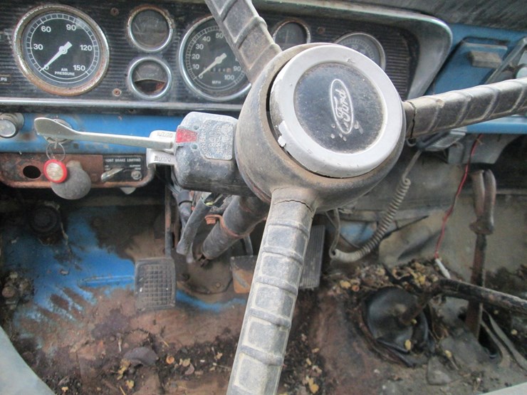 1974-ford-f750-image-28