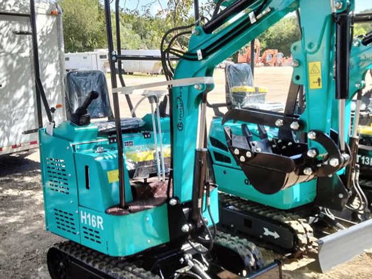 #2-•-cfg-mini-excavator---h16r-image-2