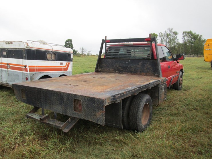 2002-dodge-3500-image-3