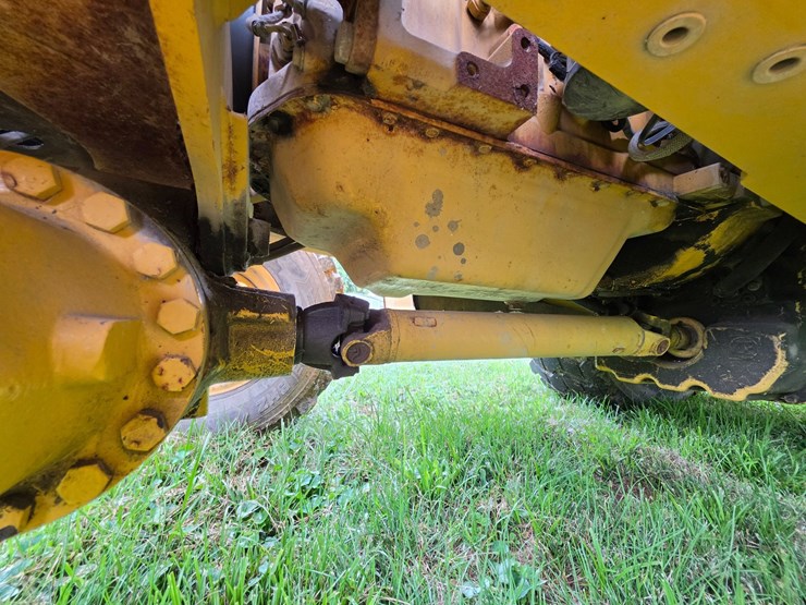 2016-deere-410l-image-26
