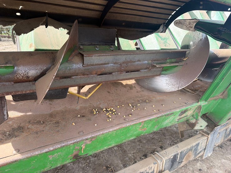 clark-12row20-corn-head-image-23