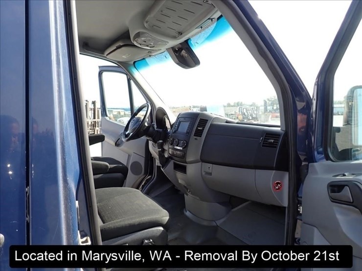 2015-mercedes-benz-sprinter-3500-image-27