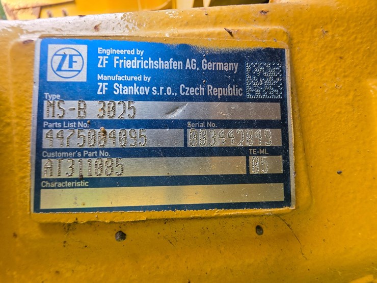 2016-deere-410l-image-182