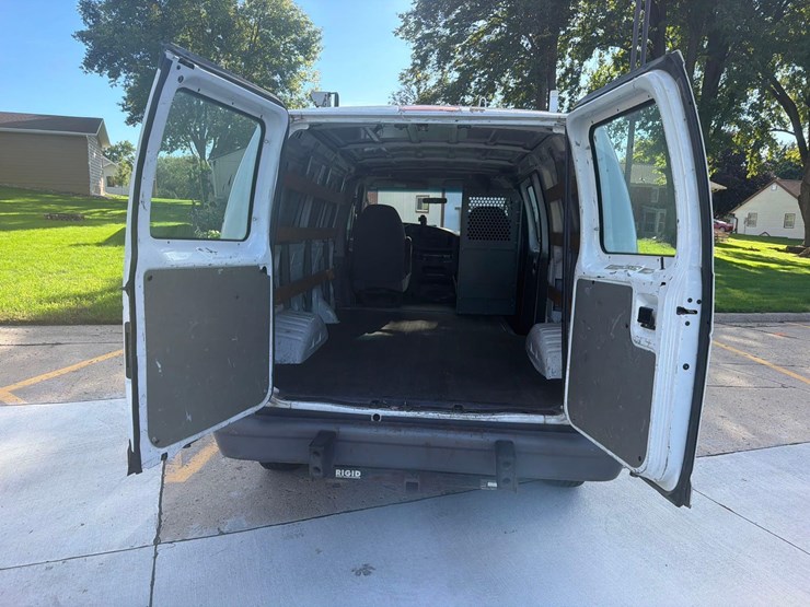 2006-ford-e250-image-21