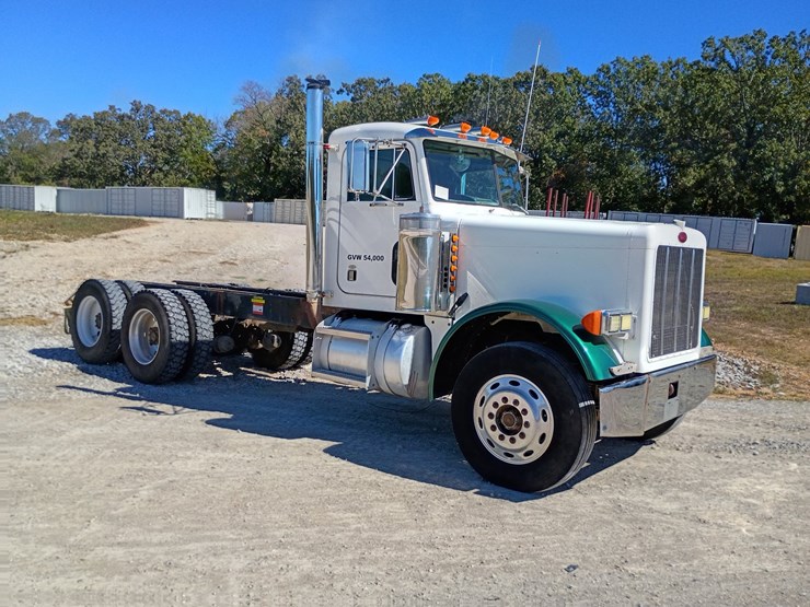 1990-peterbilt-379-image-10