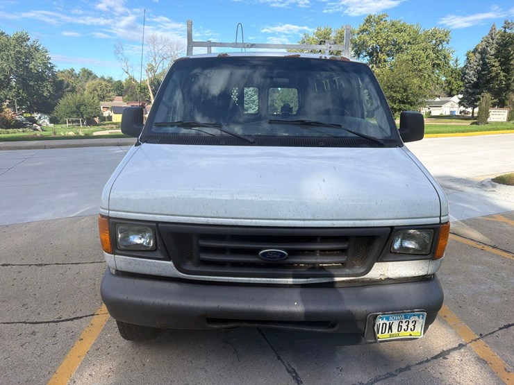 2006-ford-e250-image-2