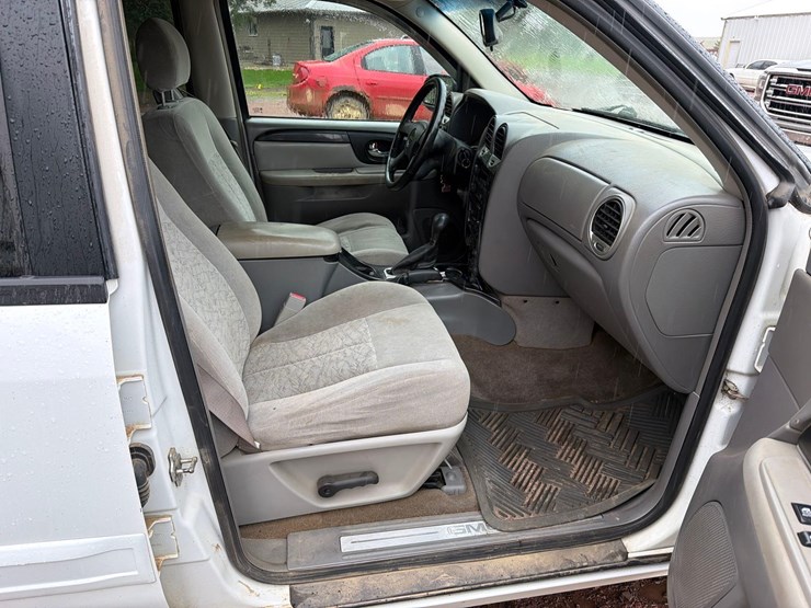 2005-gmc-envoy-image-38