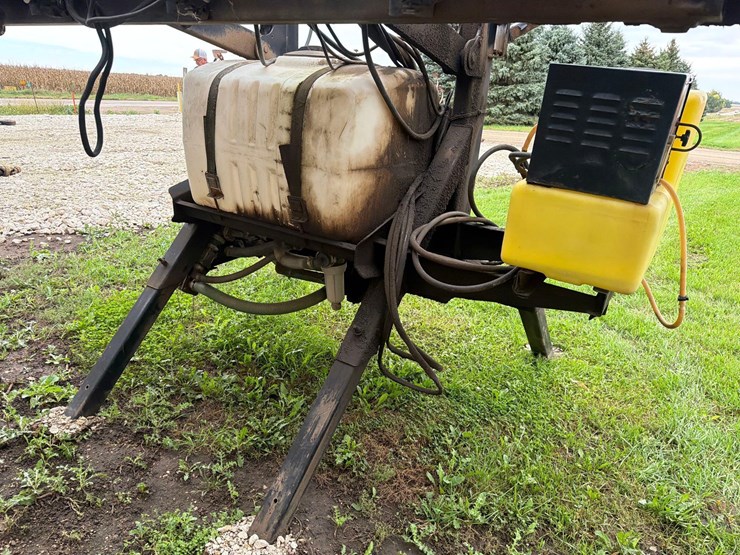demco-3pt-boom-sprayer-image-10
