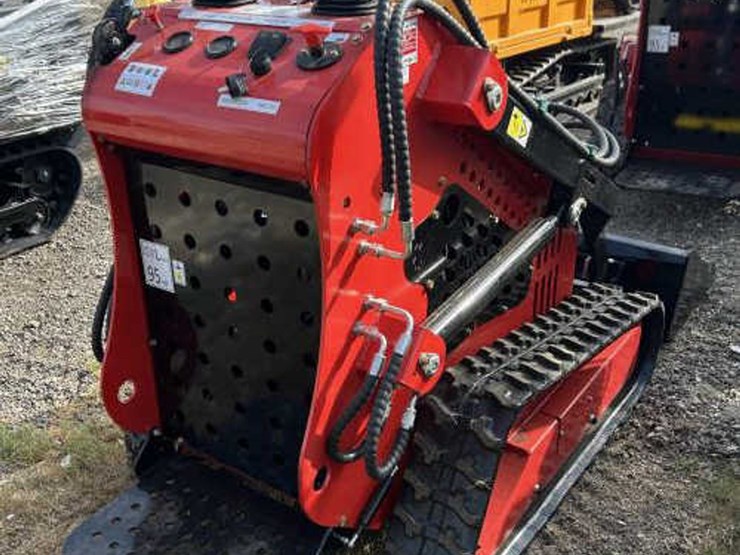 #99-•-mini-skid-steer-tracked-loader---ssl60---gas-image-4