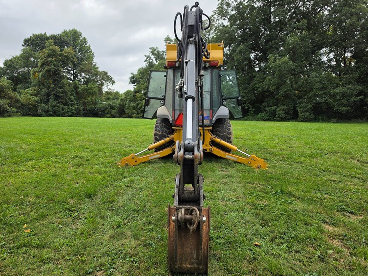 2016-deere-410l-image-75
