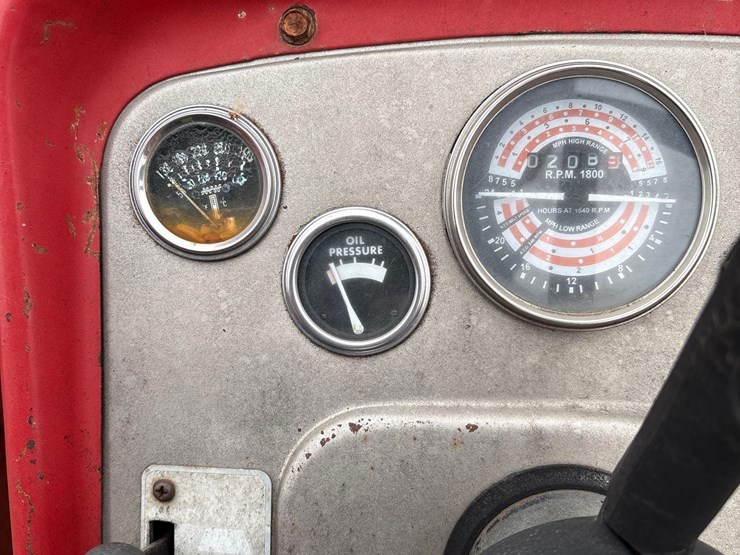 massey-ferguson-165-image-30