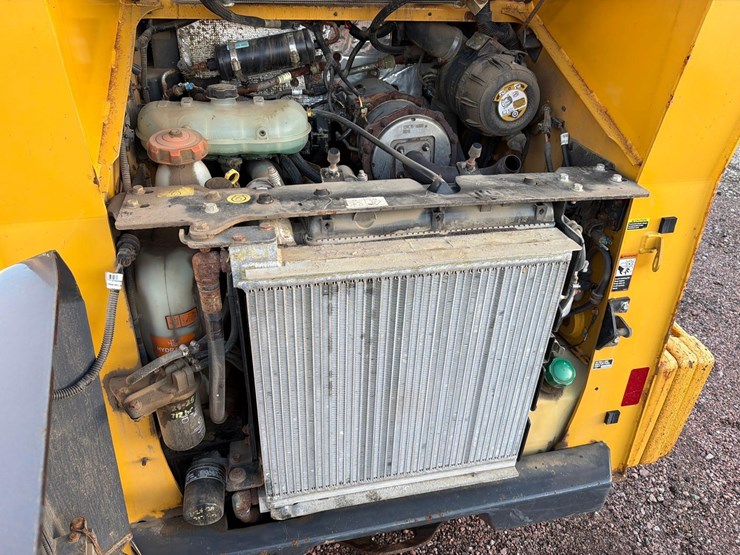 deere-318g-image-12