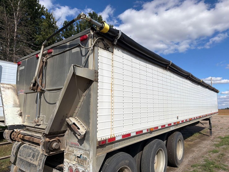 2011-wilson-46ft-fixed-tri-axle-live-bottom-semi-belt-trailer--1-owner--very-clean-trailer-image-15
