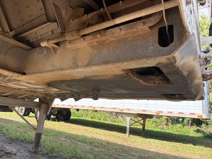 2011-wilson-46ft-fixed-tri-axle-live-bottom-semi-belt-trailer--1-owner--very-clean-trailer-image-44